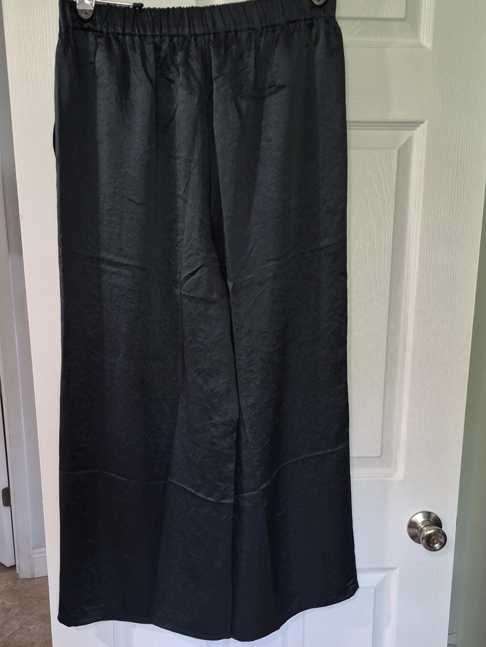 NWT Eileen Fisher Graphite Textured Satin Wide-Leg Pants Size Medium - Picture 7 of 10